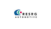 REHAU Automotive und SRG Global bündeln ihre unterschiedlichen und sich ergänzenden Stärken, um die Automobilhersteller weltweit bei den Herausforderungen des rasanten technologischen Fortschrittes und der Komplexität der internationalen Märkte zu unterstützen.
REHAU Automotive
Seit über siebzig Jahren treibt REHAU Innovationen voran und hat sich zum gefragten Anbieter von Exterieur- und Interieursystemen entwickelt und ist für seine Werkstoffexpertise bei den weltweit führenden Automobilherstellern geschätzt.
SRG Global
SRG Global, dessen Geschichte bis ins Jahr 1932 zurückreicht, nutzt seine innovative Forschung und Entwicklung, um Beschichtungstechnologien der nächsten Generationen zu beschleunigen, um Kühlergrills, Verkleidungen, Formteile und andere Außensysteme für die beliebtesten Automarken der Welt zu entwickeln und herzustellen.
REHAU Automotive und SRG Global bündeln ihre unterschiedlichen und sich ergänzenden Stärken, um die Automobilhersteller weltweit bei den Herausforderungen des rasanten technologischen Fortschrittes und der Komplexität der internationalen Märkte zu unterstützen.
REHAU Automotive
Seit über siebzig Jahren treibt REHAU Innovationen voran und hat sich zum gefragten Anbieter von Exterieur- und Interieursystemen entwickelt und ist für seine Werkstoffexpertise bei den weltweit führenden Automobilherstellern geschätzt.
SRG Global
SRG Global, dessen Geschichte bis ins Jahr 1932 zurückreicht, nutzt seine innovative Forschung und Entwicklung, um Beschichtungstechnologien der nächsten Generationen zu beschleunigen, um Kühlergrills, Verkleidungen, Formteile und andere Außensysteme für die beliebtesten Automarken der Welt zu entwickeln und herzustellen.