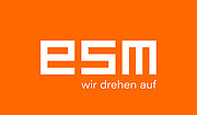 Wir sind vor Ort. Wir sind regional. Wir bilden dich in vielen Bereichen aus.
Als Energieversorgung Selb-Marktredwitz (ESM) sorgen wir dafür, dass die Menschen in unserer Region rund um die Uhr mit Strom, Gas, Wasser und Wärme versorgt werden.
Starte in einem Unternehmen, das dir täglich begegnet - egal, ob beim Aufdrehen des Wasserhahns oder beim Laden deines Handys. Wir sorgen dafür, dass es läuft - und du kannst ein wichtiger Teil davon sein.
Unsere Auszubildenden erwarten spannende Projekte, abwechslungsreiche Aufgaben und ein starkes Team, das die Zukunft unserer Region mitgestaltet. Wir investieren bewusst in die Zukunft und setzen auf Ausbildung.
Starte jetzt mit einer Ausbildung bei der ESM in ein erfolgreiches Berufsleben! Komm vorbei, lerne uns kennen und finde heraus, welcher Beruf zu dir passt! Wir sind vor Ort. Wir sind regional. Wir bilden dich in vielen Bereichen aus.
Als Energieversorgung Selb-Marktredwitz (ESM) sorgen wir dafür, dass die Menschen in unserer Region rund um die Uhr mit Strom, Gas, Wasser und Wärme versorgt werden.
Starte in einem Unternehmen, das dir täglich begegnet - egal, ob beim Aufdrehen des Wasserhahns oder beim Laden deines Handys. Wir sorgen dafür, dass es läuft - und du kannst ein wichtiger Teil davon sein.
Unsere Auszubildenden erwarten spannende Projekte, abwechslungsreiche Aufgaben und ein starkes Team, das die Zukunft unserer Region mitgestaltet. Wir investieren bewusst in die Zukunft und setzen auf Ausbildung.
Starte jetzt mit einer Ausbildung bei der ESM in ein erfolgreiches Berufsleben! Komm vorbei, lerne uns kennen und finde heraus, welcher Beruf zu dir passt!