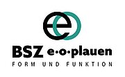 Die Fachoberschule für Gestaltung
An der Fachoberschule für Gestaltung können junge Menschen, die gern kreativ sind, in zwei Jahren die Fachhochschulreife erwerben und damit an allen Fachoberschulen, Kunsthochschulen oder Berufsakademien in Deutschland ein Studium beginnen. Wer schon einen geeigneten Berufsabschluss hat, kann die einjährige Fachoberschule besuchen.
Unsere Schule hat sehr gut ausgestattete Werkstätten für Keramik, für plastisches und textiles Gestalten, für verschiedenste Drucktechniken und natürlich Atelierräume für Malerei und Zeichnungen, die vielfältige Möglichkeiten bieten, den eigenen künstlerischen Ausdruck zu finden und grundlegendes gestalterische Kompetenzen zu erwerben. Darauf freut sich ein erfahrenes, kreatives und engagiertes Team an Gestaltungslehrern in den fachbezogenen Fächern künstlerisch-ästhetische Praxis und Kunst- und Kulturgeschichte. Die Fachoberschule für Gestaltung
An der Fachoberschule für Gestaltung können junge Menschen, die gern kreativ sind, in zwei Jahren die Fachhochschulreife erwerben und damit an allen Fachoberschulen, Kunsthochschulen oder Berufsakademien in Deutschland ein Studium beginnen. Wer schon einen geeigneten Berufsabschluss hat, kann die einjährige Fachoberschule besuchen.
Unsere Schule hat sehr gut ausgestattete Werkstätten für Keramik, für plastisches und textiles Gestalten, für verschiedenste Drucktechniken und natürlich Atelierräume für Malerei und Zeichnungen, die vielfältige Möglichkeiten bieten, den eigenen künstlerischen Ausdruck zu finden und grundlegendes gestalterische Kompetenzen zu erwerben. Darauf freut sich ein erfahrenes, kreatives und engagiertes Team an Gestaltungslehrern in den fachbezogenen Fächern künstlerisch-ästhetische Praxis und Kunst- und Kulturgeschichte.
