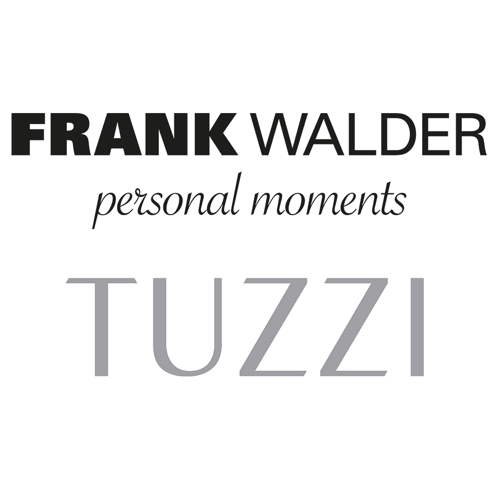 Das Unternehmen, das unter dem Modelabel FRANK WALDER bekannt ist, firmiert unter dem Namen Frankenwälder E. Held GmbH & Co. KG. Von Ernestine Held im Jahr 1953 als Blusennäherei im oberfränkischen Münchberg gegründet, entwickelte sich der ursprüngliche 8-Mann-Betrieb im Laufe der Jahre zu einem aufstrebenden Unternehmen. FRANK WALDER wurde schnell zu einem der führenden Labels für die Frau 50+. Seit 2005 verantwortet Carolin Kittel (geb. Held) in der dritten Generation die erfolgreiche Marke. Bereits 2007 verfügt FRANK WALDER über 550 Shop-in Shops und 11 Mono-Label Stores, bis letztendlich 2010 erstmalig der Online-Shop eröffnet wird. Anfang 2016 übernahm die Firma Frankenwälder das Modelabel TUZZI und ist seitdem für den Entwurf, den Vertrieb und die Verwaltung verantwortlich. Heute hat die Frankenwälder E. Held GmbH & Co.KG in 40 Ländern weltweit mehr als 350 Mitarbeiter, 1.800 Handelspartner, 6 Outlets sowie 550 Shops und Areas. Das Unternehmen, das unter dem Modelabel FRANK WALDER bekannt ist, firmiert unter dem Namen Frankenwälder E. Held GmbH & Co. KG. Von Ernestine Held im Jahr 1953 als Blusennäherei im oberfränkischen Münchberg gegründet, entwickelte sich der ursprüngliche 8-Mann-Betrieb im Laufe der Jahre zu einem aufstrebenden Unternehmen. FRANK WALDER wurde schnell zu einem der führenden Labels für die Frau 50+. Seit 2005 verantwortet Carolin Kittel (geb. Held) in der dritten Generation die erfolgreiche Marke. Bereits 2007 verfügt FRANK WALDER über 550 Shop-in Shops und 11 Mono-Label Stores, bis letztendlich 2010 erstmalig der Online-Shop eröffnet wird. Anfang 2016 übernahm die Firma Frankenwälder das Modelabel TUZZI und ist seitdem für den Entwurf, den Vertrieb und die Verwaltung verantwortlich. Heute hat die Frankenwälder E. Held GmbH & Co.KG in 40 Ländern weltweit mehr als 350 Mitarbeiter, 1.800 Handelspartner, 6 Outlets sowie 550 Shops und Areas.